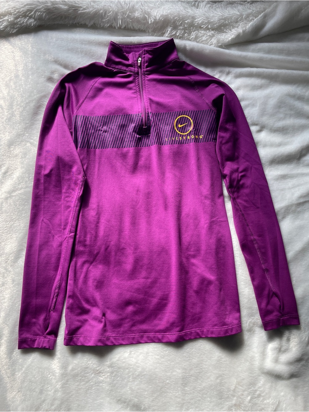 Nike Purple Sweatshirt with Cozy Fit and Stylish Design